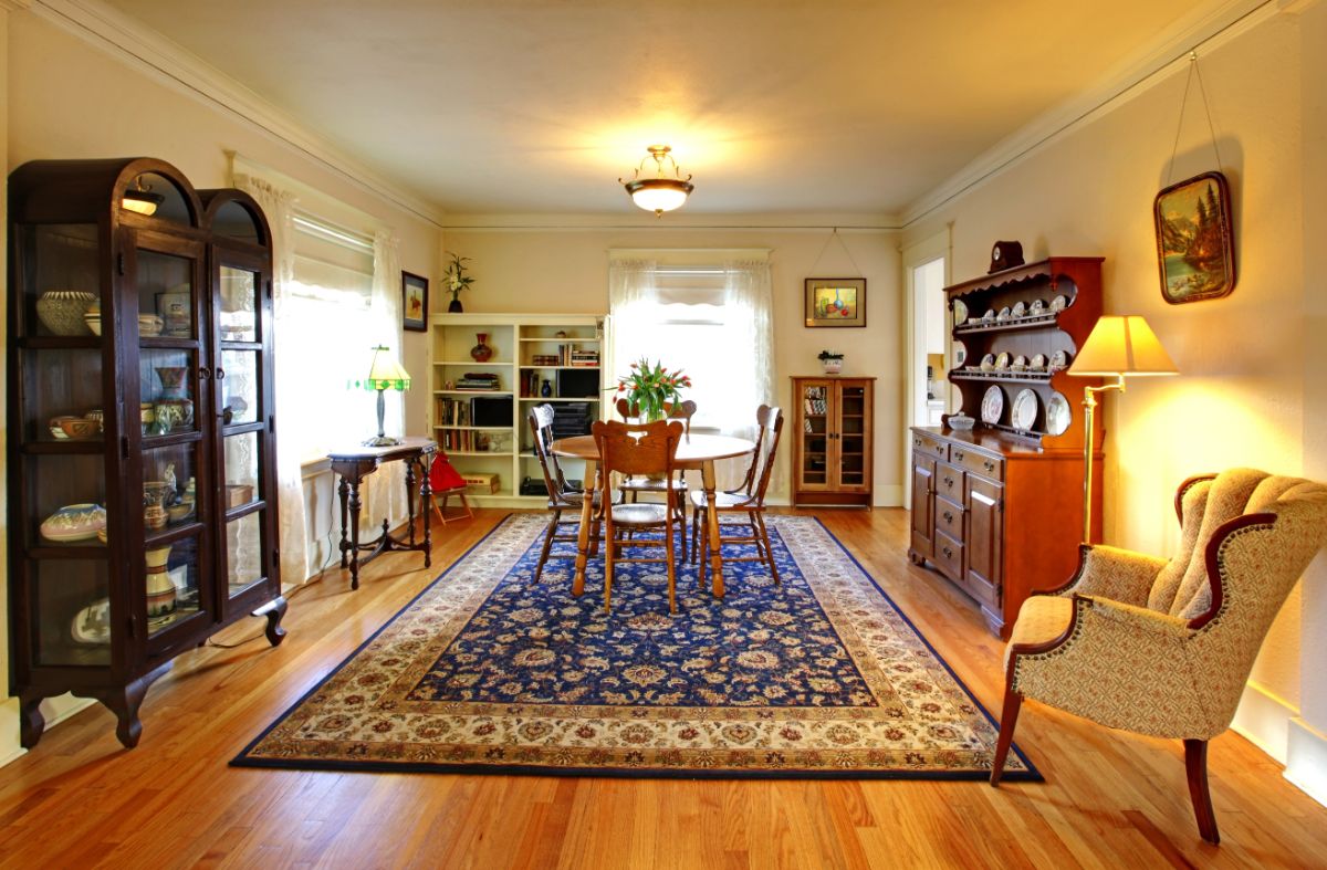 漂亮的客厅，还有小地毯。