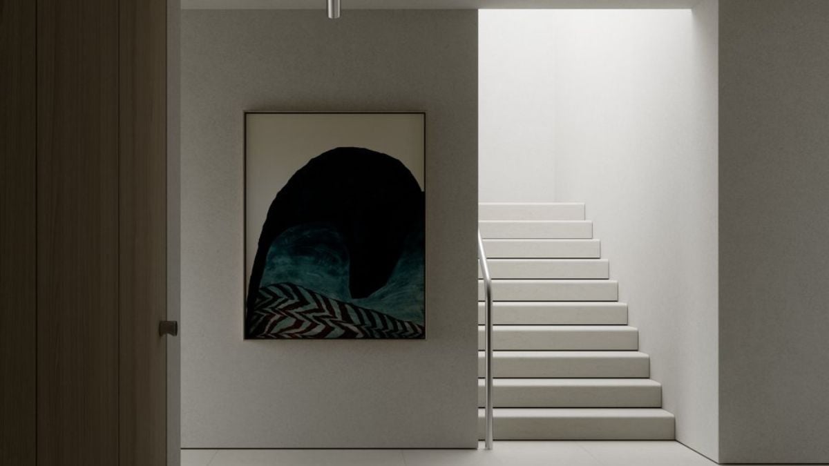这幅画,这是可见的楼梯上楼,增强了内部的美。