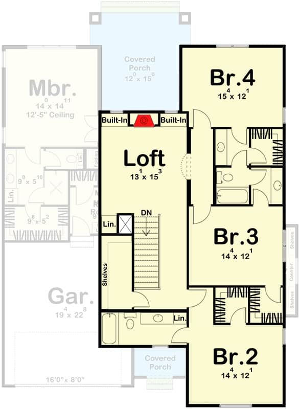 二层平面图有三间卧室，两间浴室和一间阁楼。