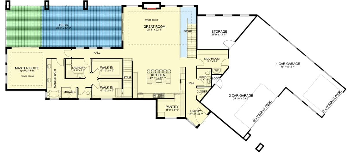 一栋两层楼高的当代1卧室西南住宅的主要楼层平面图，设有大房间、厨房、主要套房和通往倾斜的3车位车库的储藏室。