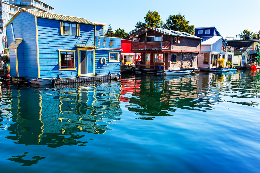 漂浮的房子在渔民的码头-内港在维多利亚，卑诗省